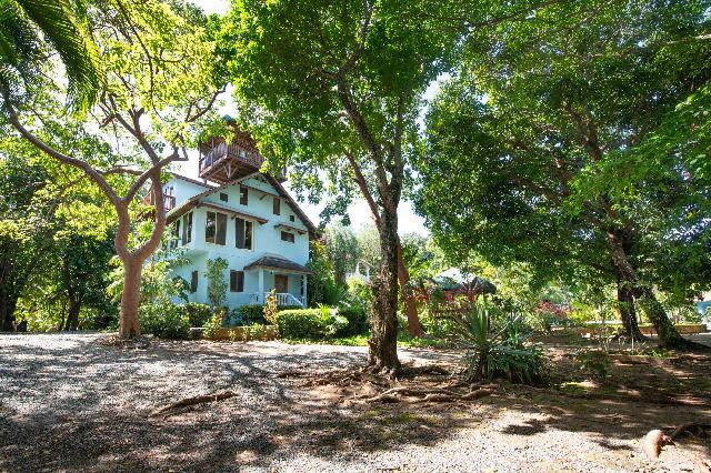 Gibson Bight ocean view property