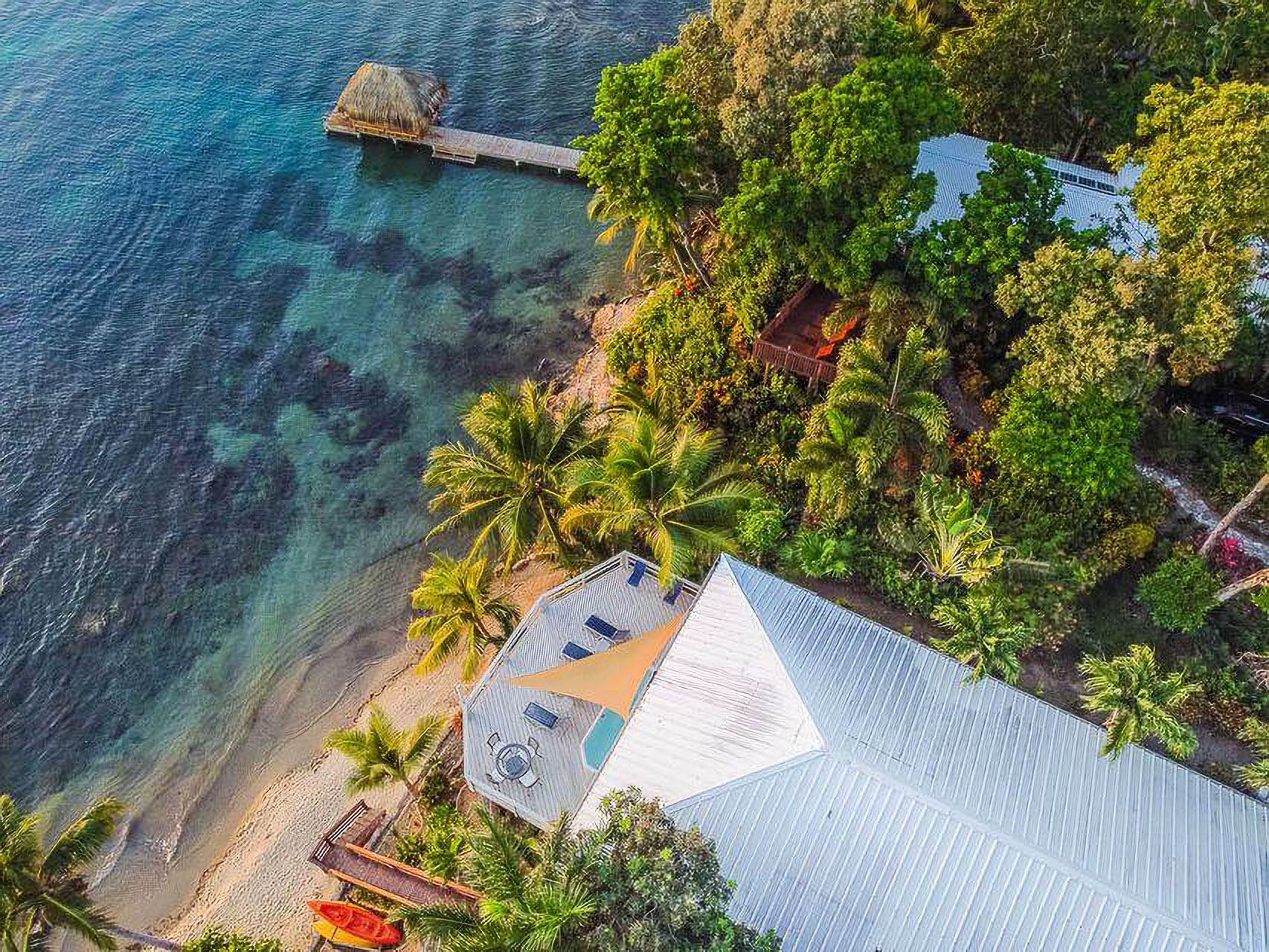 Can an American Move to Roatan, Honduras?