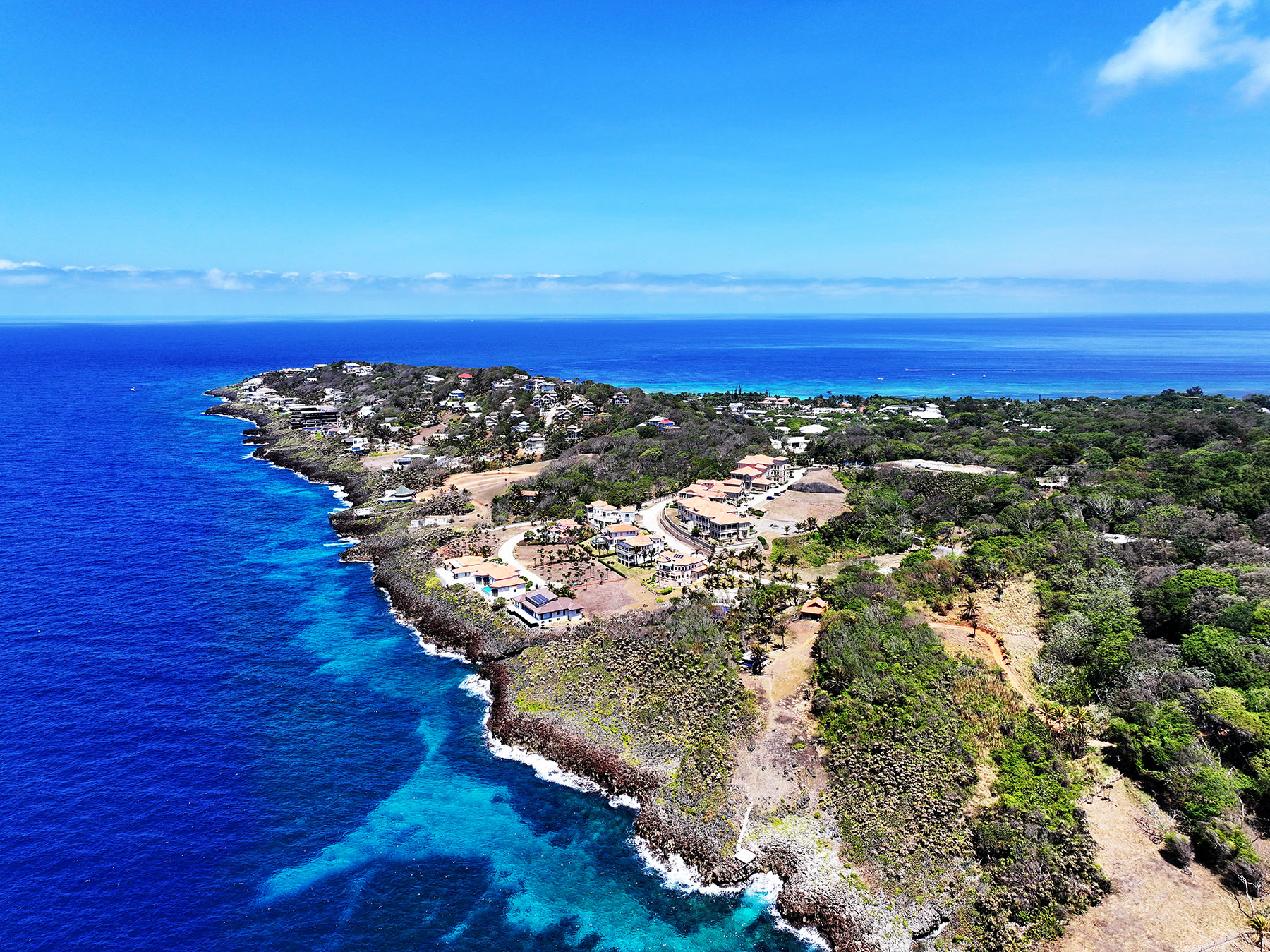 How to Evaluate a Roatán Lot Before You Buy: Slope, Access, Utilities, and Buildability